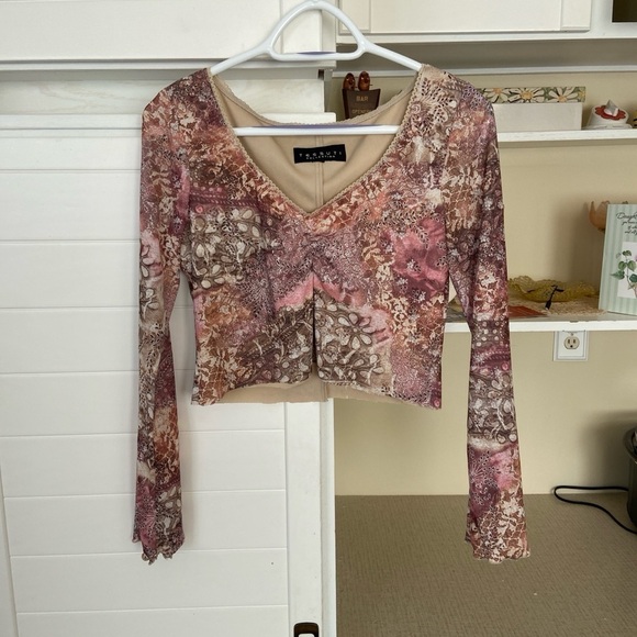 Tops - Floral Crop Long Sleeve Top